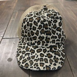 Women’s Leopard Hat